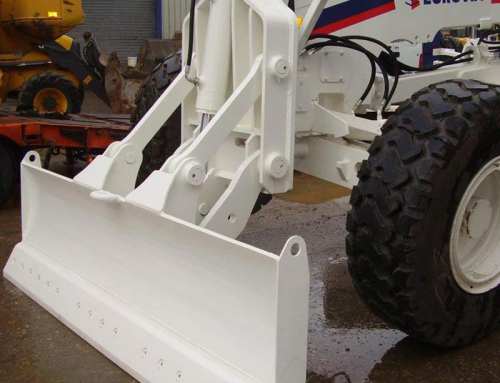 Front blade for grader with parallel kinematics